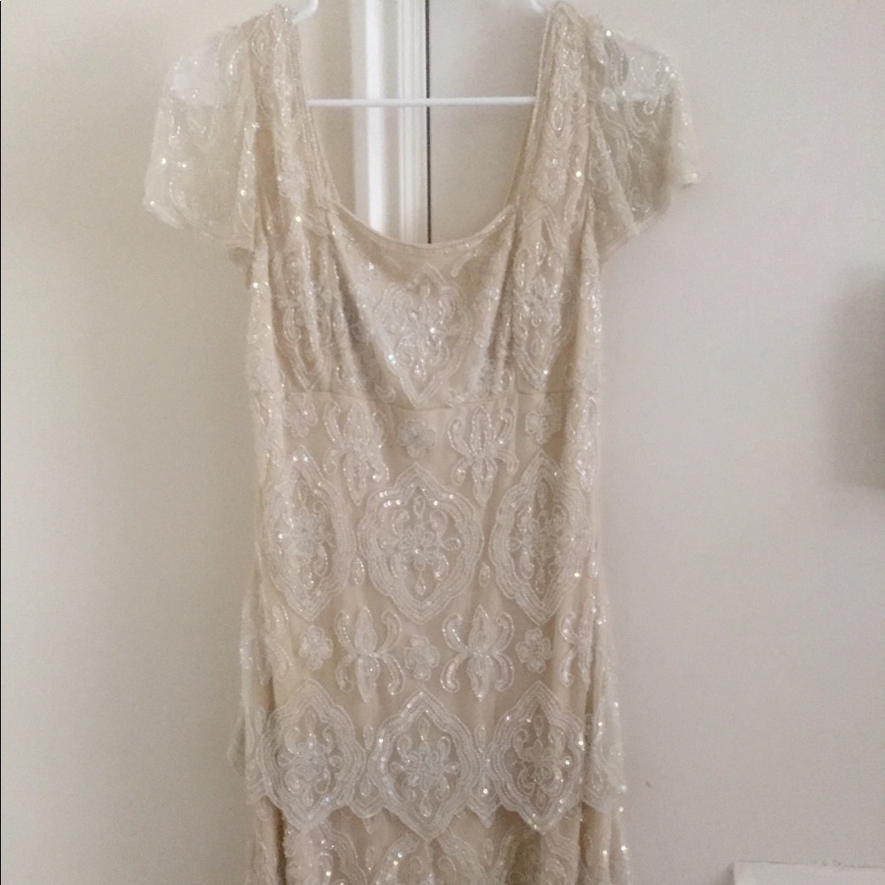 EUC Pisarro Nights Cream Beaded Cocktail Dress